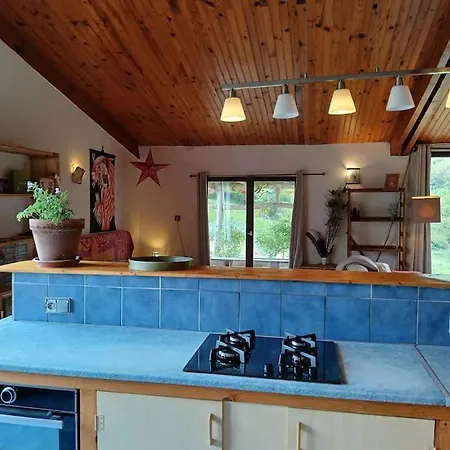 Bright Loft With Mountain And Nature View בית נופש