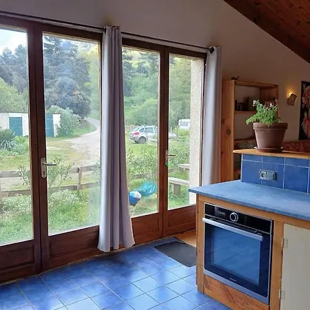 Bright Loft With Mountain And Nature View Hébergement de vacances Sougraigne